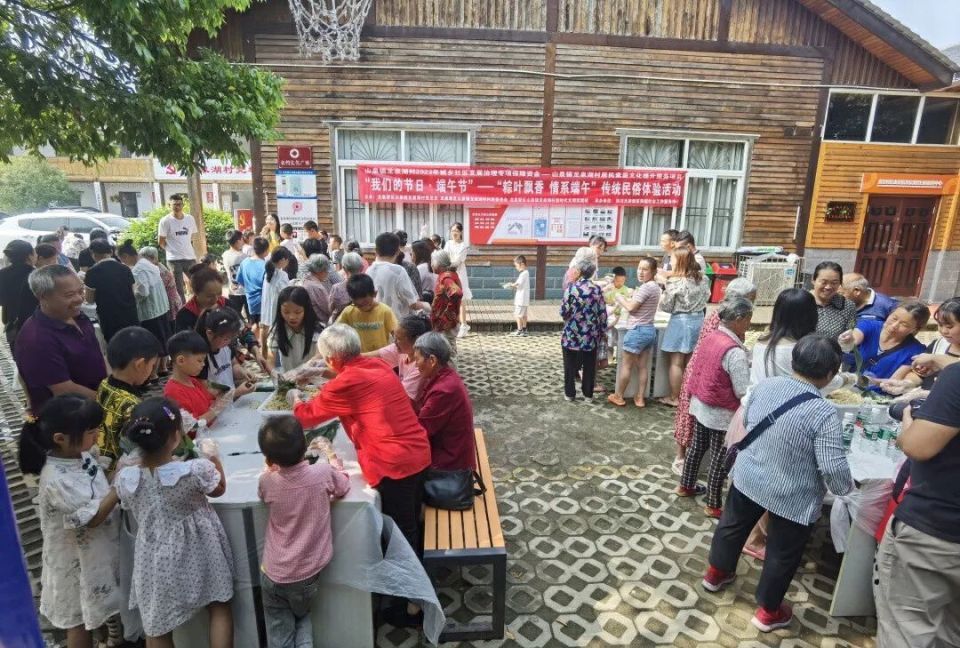 开云APP-包含情系运动！观众沉浸在精彩比赛中的词条