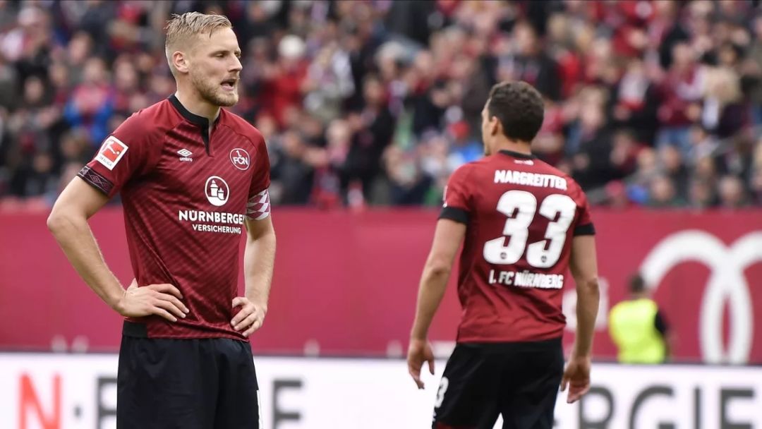 开云体育入口-柏林联队后防失误频频，需调整战术