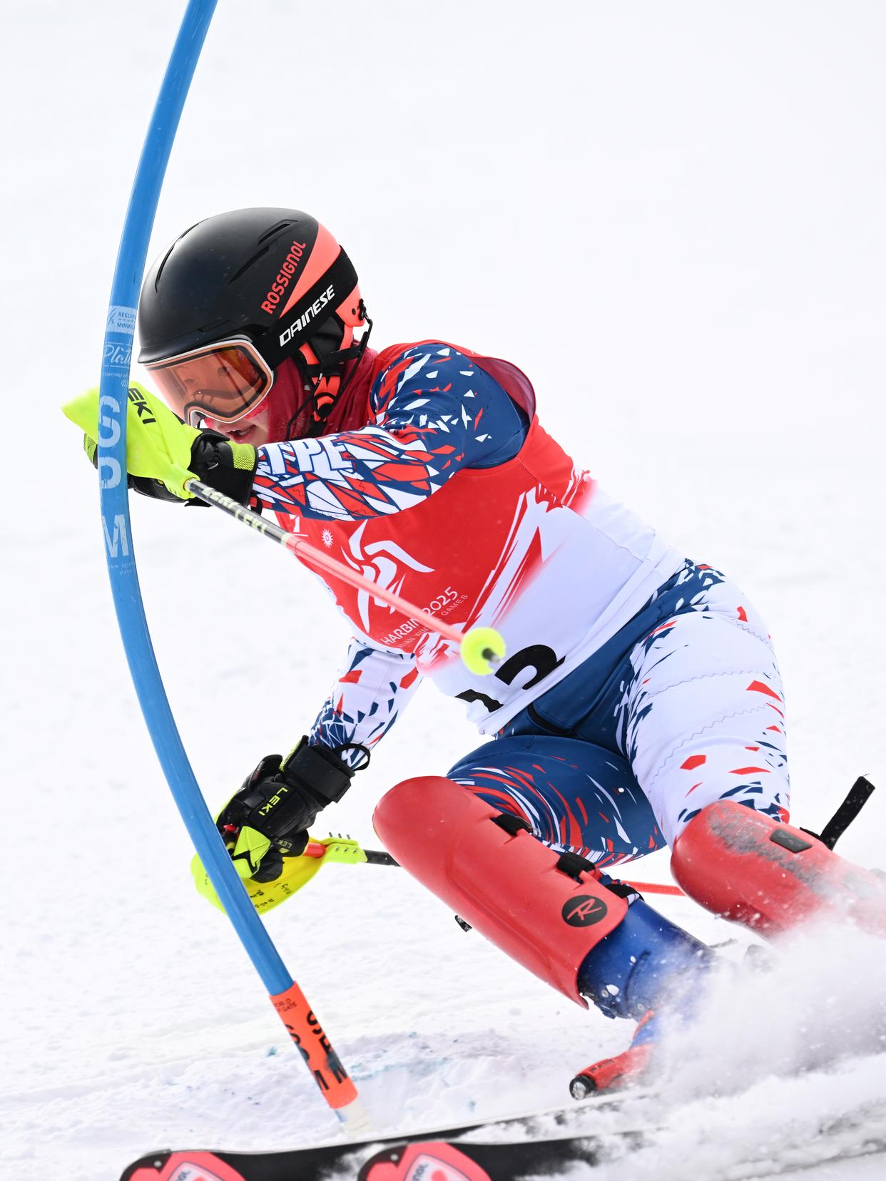 法国高山滑雪代表队水中舞者，技艺淋漓尽致展现风采