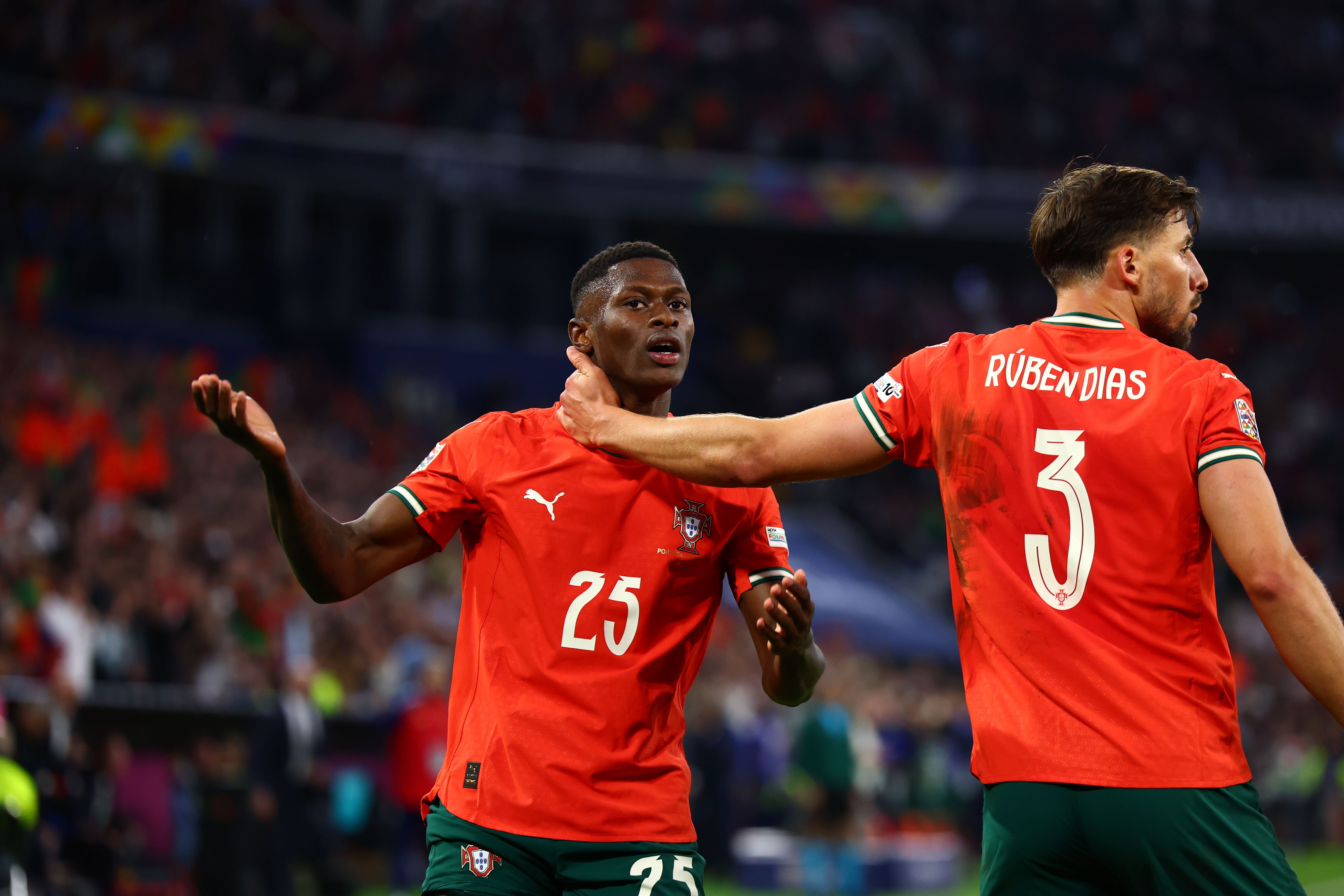 葡萄牙晋级四强,继续征战欧洲足坛 葡萄牙晋级四强,继续征战欧洲足坛