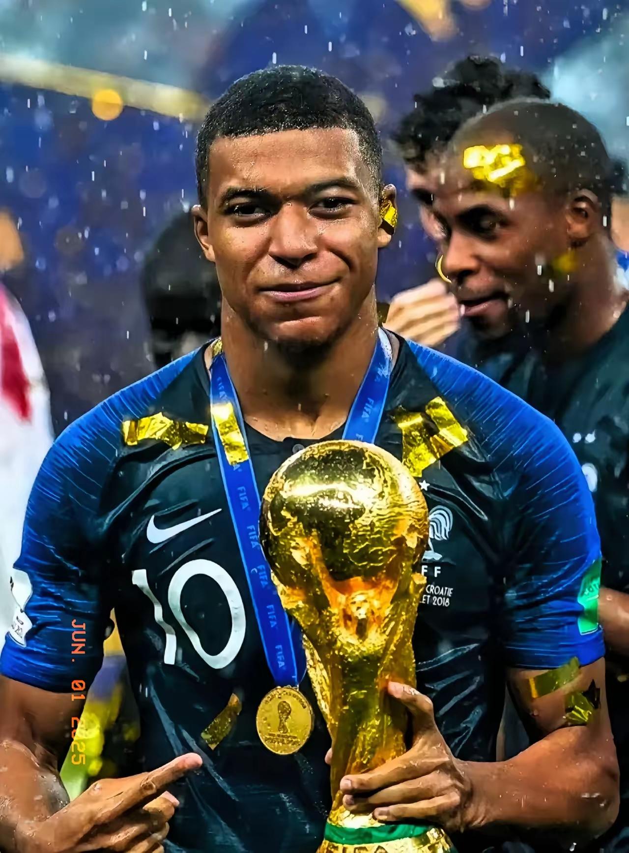 关于巴黎圣日耳曼终止主帅合同,球员心情低落的信息 关于巴黎圣日耳曼终止主帅合同,球员心情低落的信息