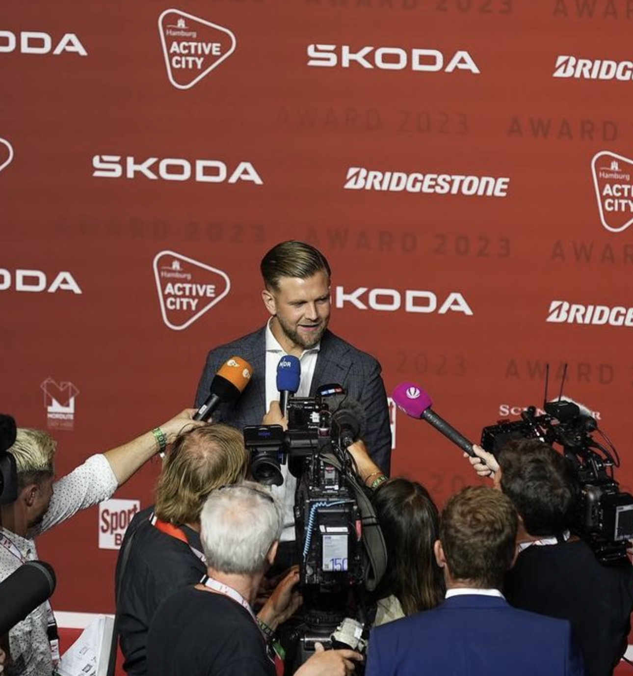 汉诺威取得胜利,直逼德国足球俱乐部排行榜的简单介绍 汉诺威取得胜利,直逼德国足球俱乐部排行榜的简单介绍