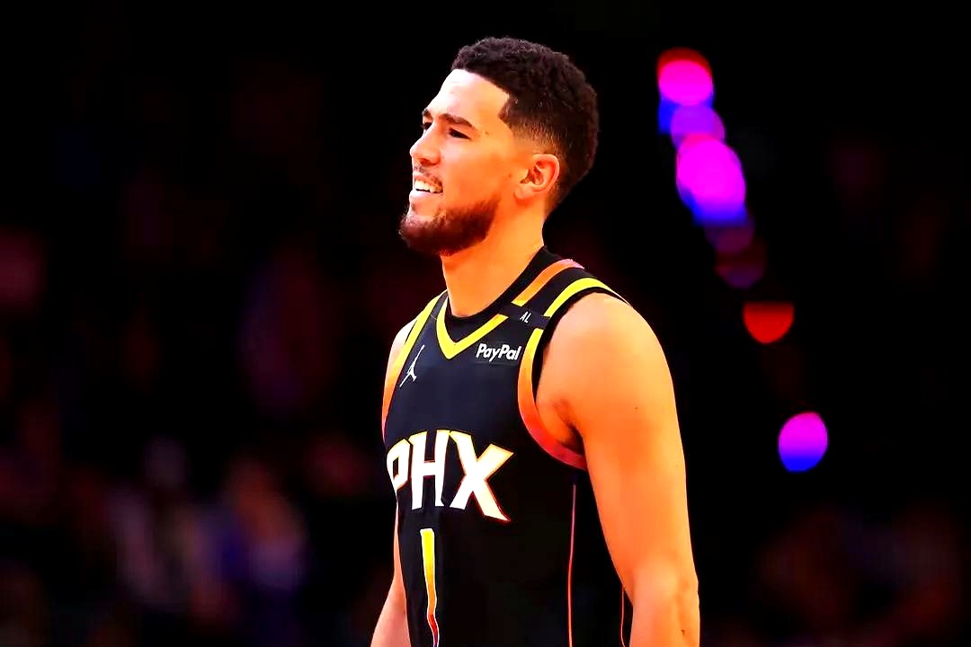 开云体育官网-太阳队球员布克在比赛中打出全面表现