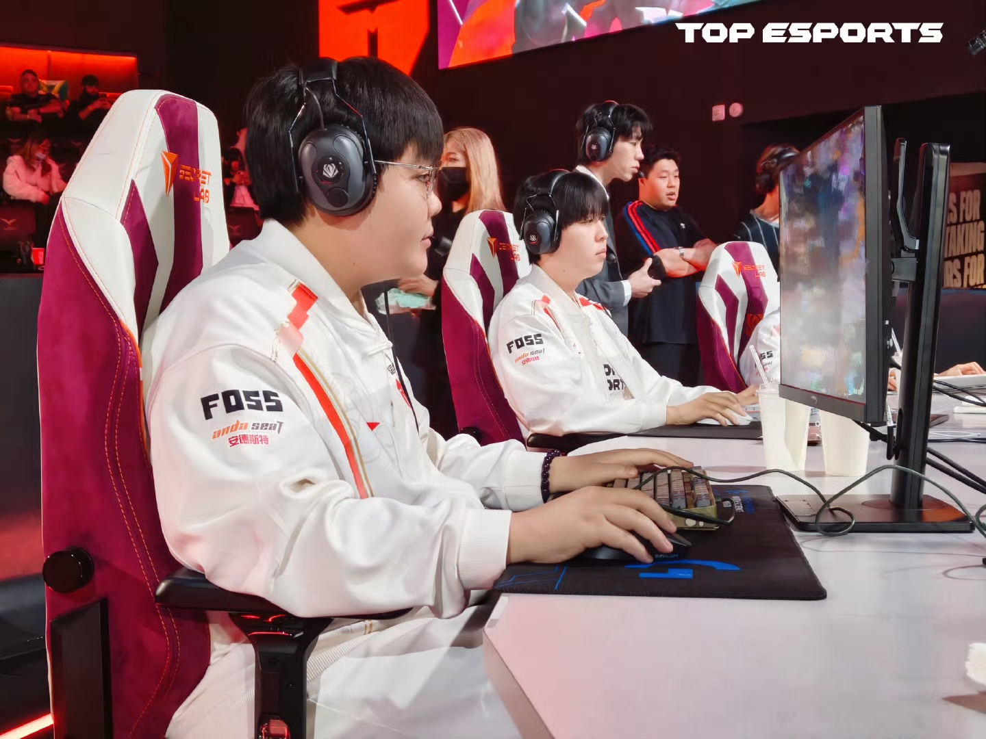 T1血洗V5,Perkz单局斩获MVP鏖战多局入围赛,留下经典瞬间 T1血洗V5,Perkz单局斩获MVP鏖战多局入围赛,留下经典瞬间