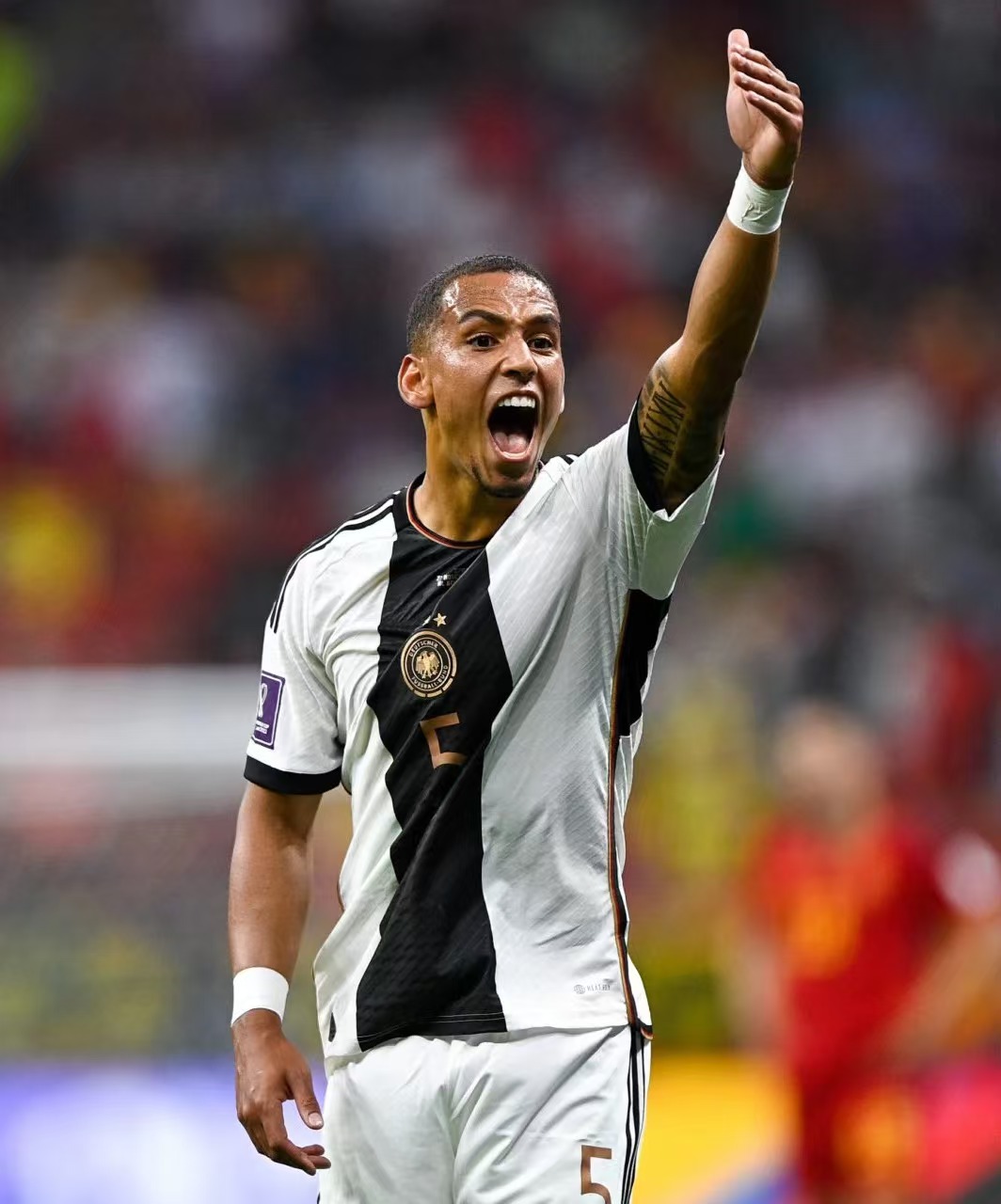 欧洲杯:克雷轻松击败对手晋级 欧洲杯:克雷轻松击败对手晋级