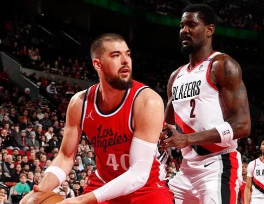 火箭轻取活塞,哈登38分全队最高 火箭轻取活塞,哈登38分全队最高