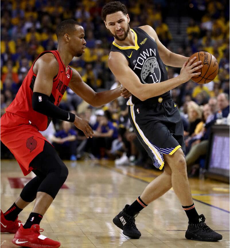 巨人双枪合砍80分,横扫老鹰 巨人双枪合砍80分,横扫老鹰