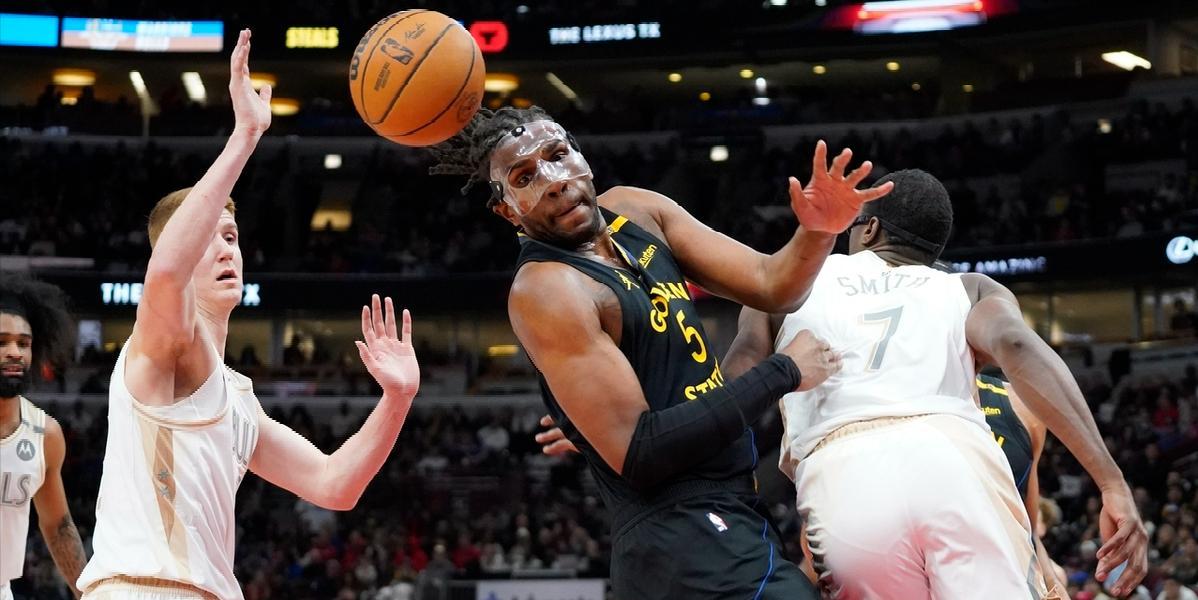 勇士主场遭遇逆转，不敌公牛