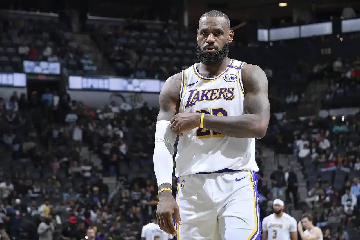 詹姆斯上演绝杀,骑士逆转步行者晋级东部决赛 詹姆斯上演绝杀,骑士逆转步行者晋级东部决赛