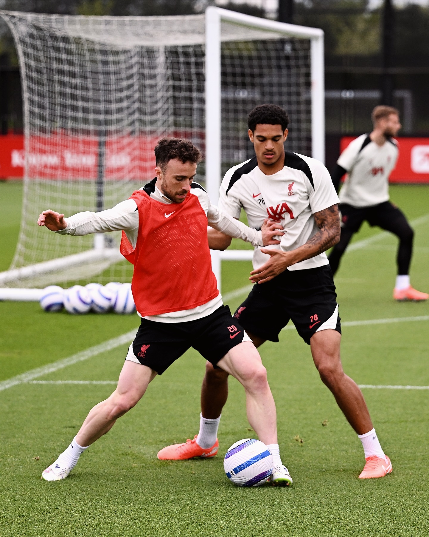 开云体育app-阿森纳客场逼平伯恩利，保持不败记录