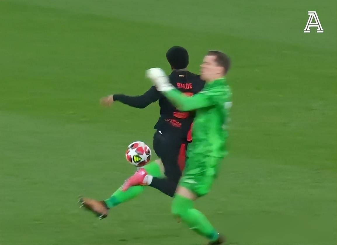 开云体育APP下载-巴萨门将表现出色，扑出关键点球