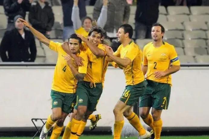 北京队与新疆队交锋，谁能笑到最后？