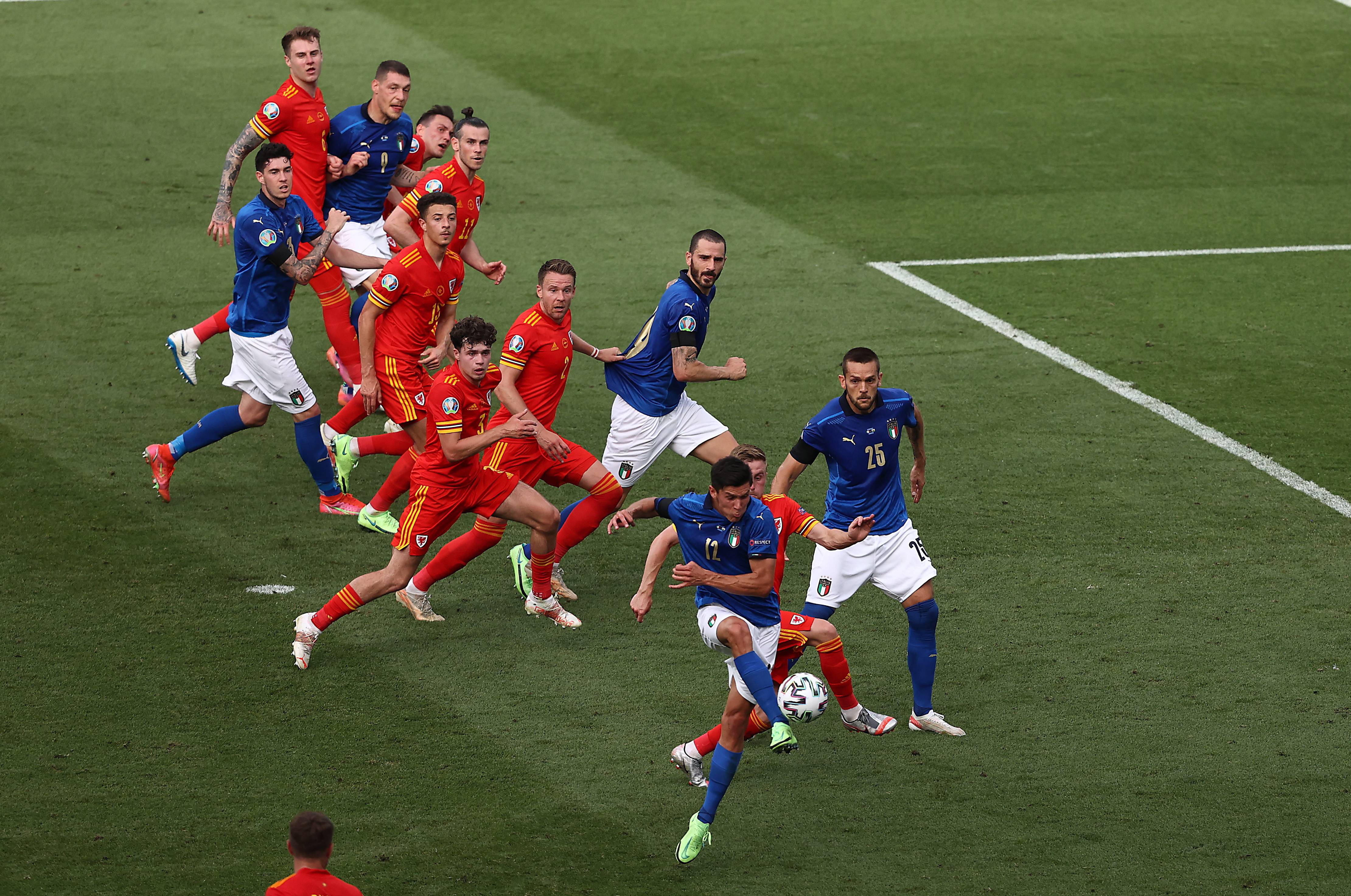 欧洲足球赛事引爆热情，球迷热血沸腾