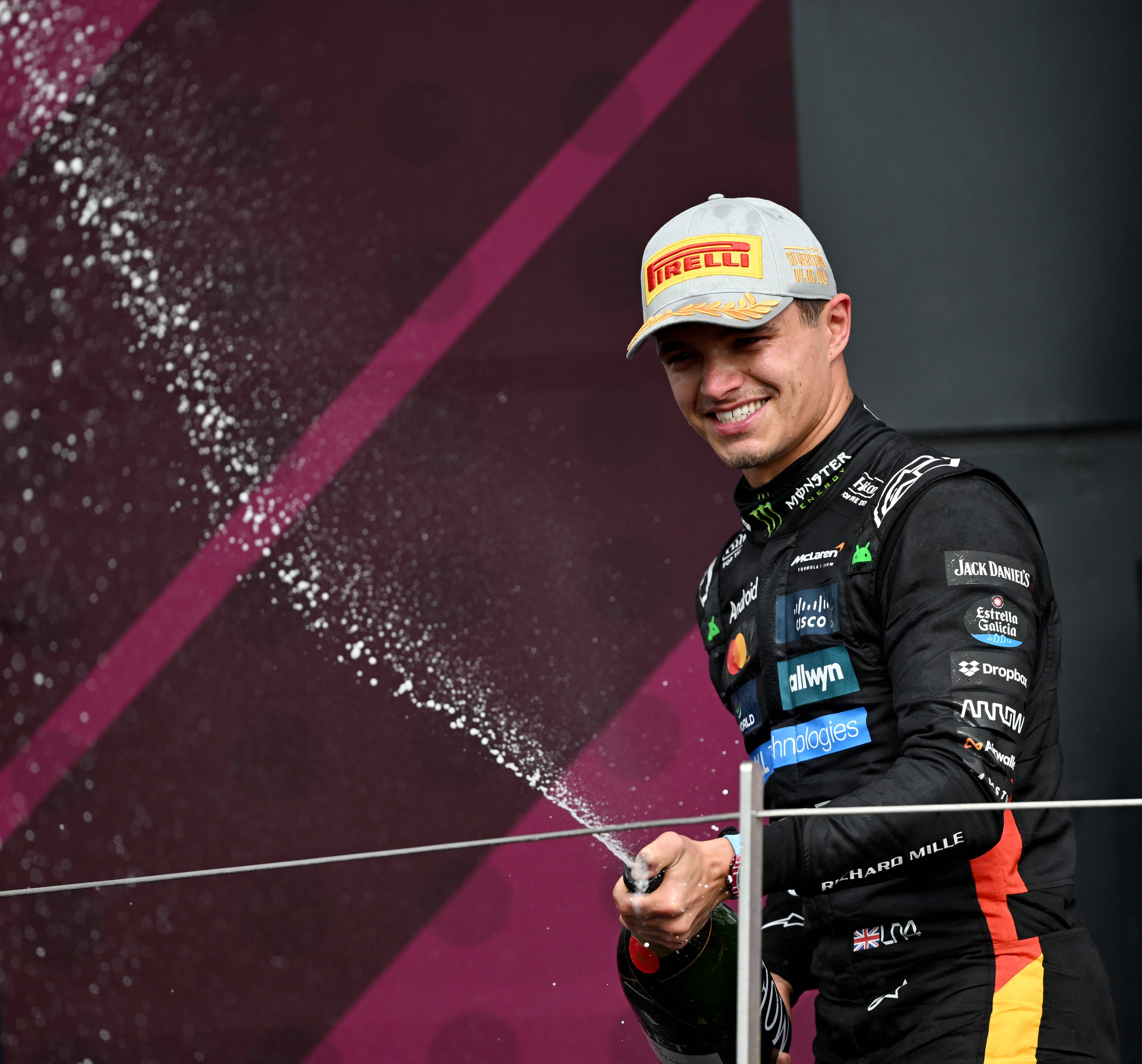 索伯车队鏖战阿斯顿马丁,诺里斯状态火热的简单介绍 索伯车队鏖战阿斯顿马丁,诺里斯状态火热的简单介绍