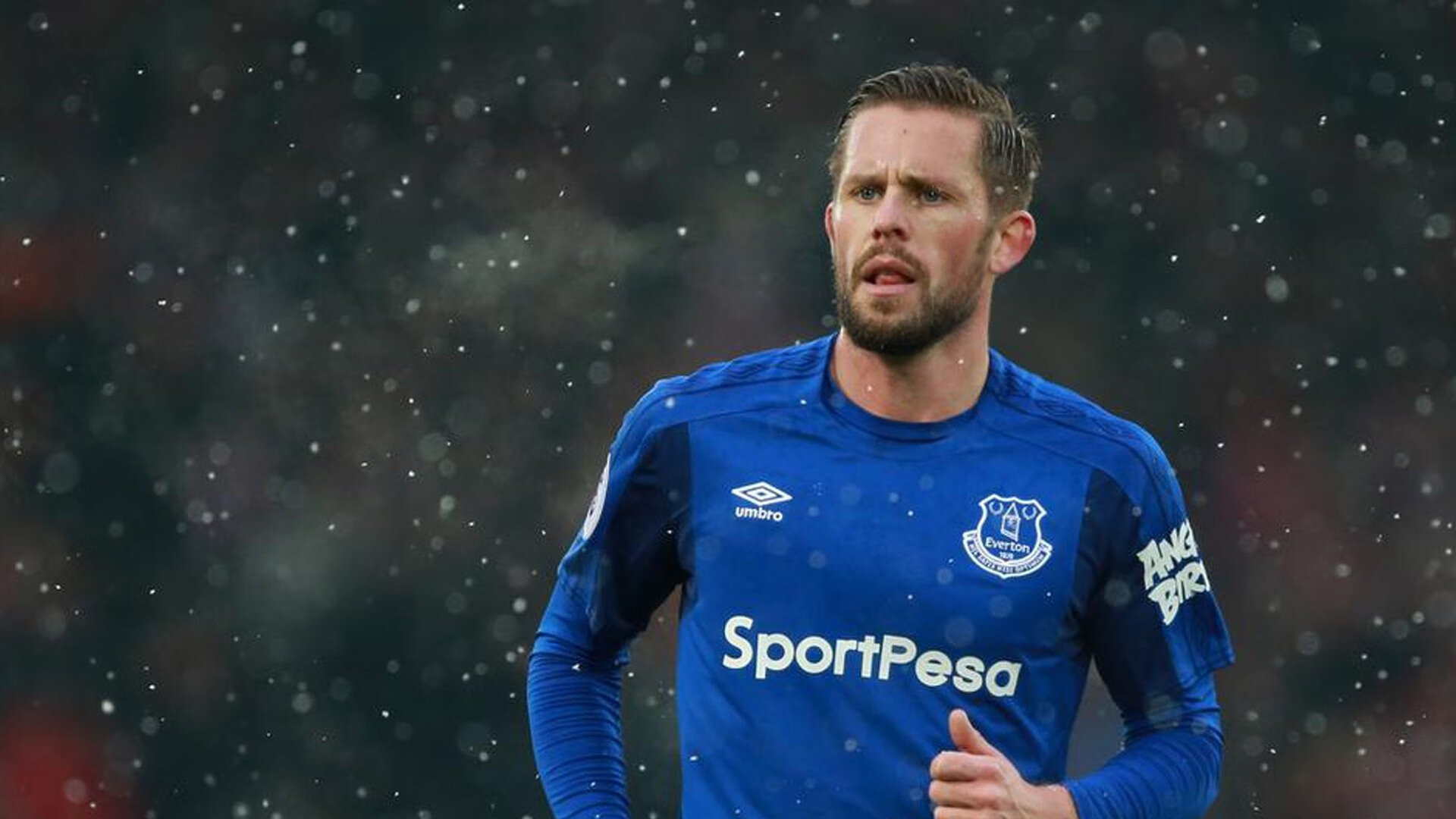 库里狂飙+一己之力！勇士客场爆冷掀翻骑士军团